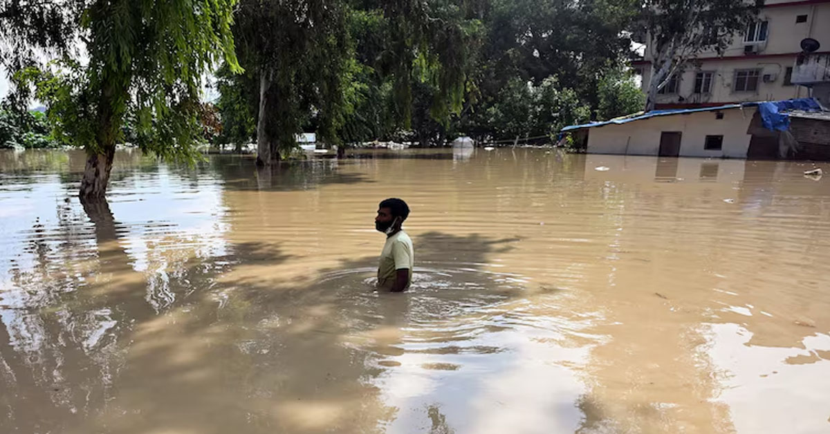 Flood Alert In Delhi, Yamuna Above Danger Mark, Relief Camps Submerged